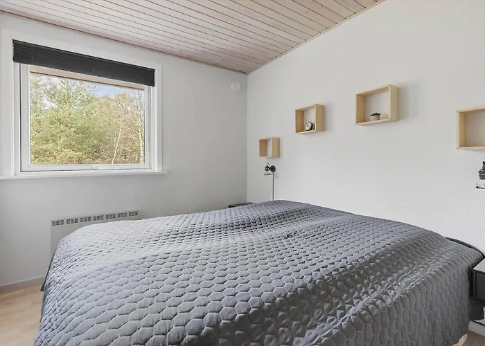 2703-nexo-strandmolleskoven-1 Vester Somarken