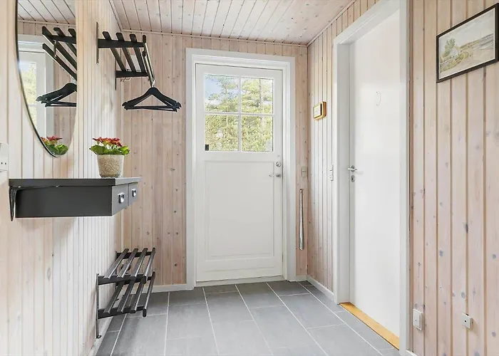 2703-nexo-strandmolleskoven-1 * Vester Somarken